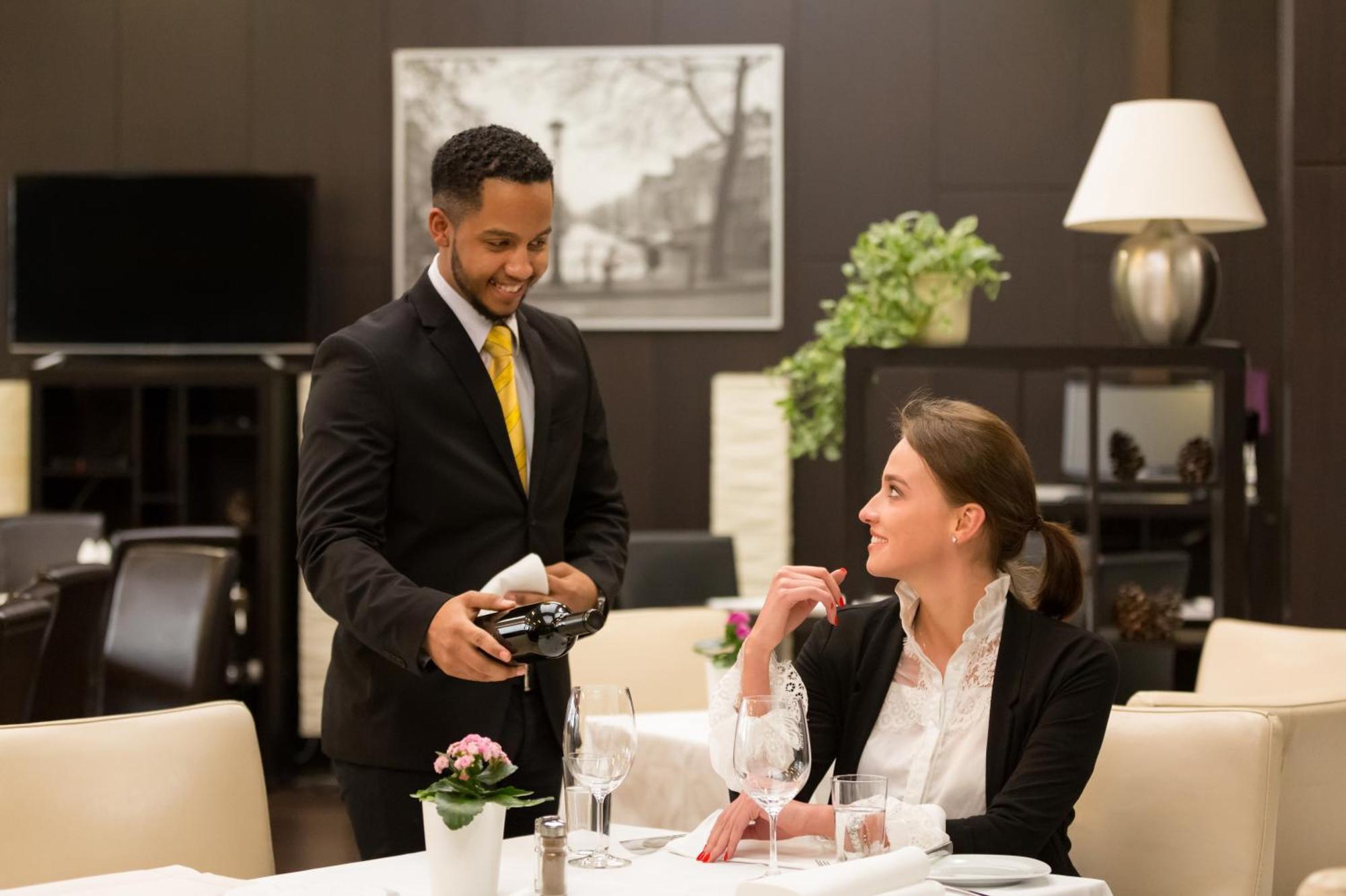 באד ווסלאו College Garden Hotel מראה חיצוני תמונה